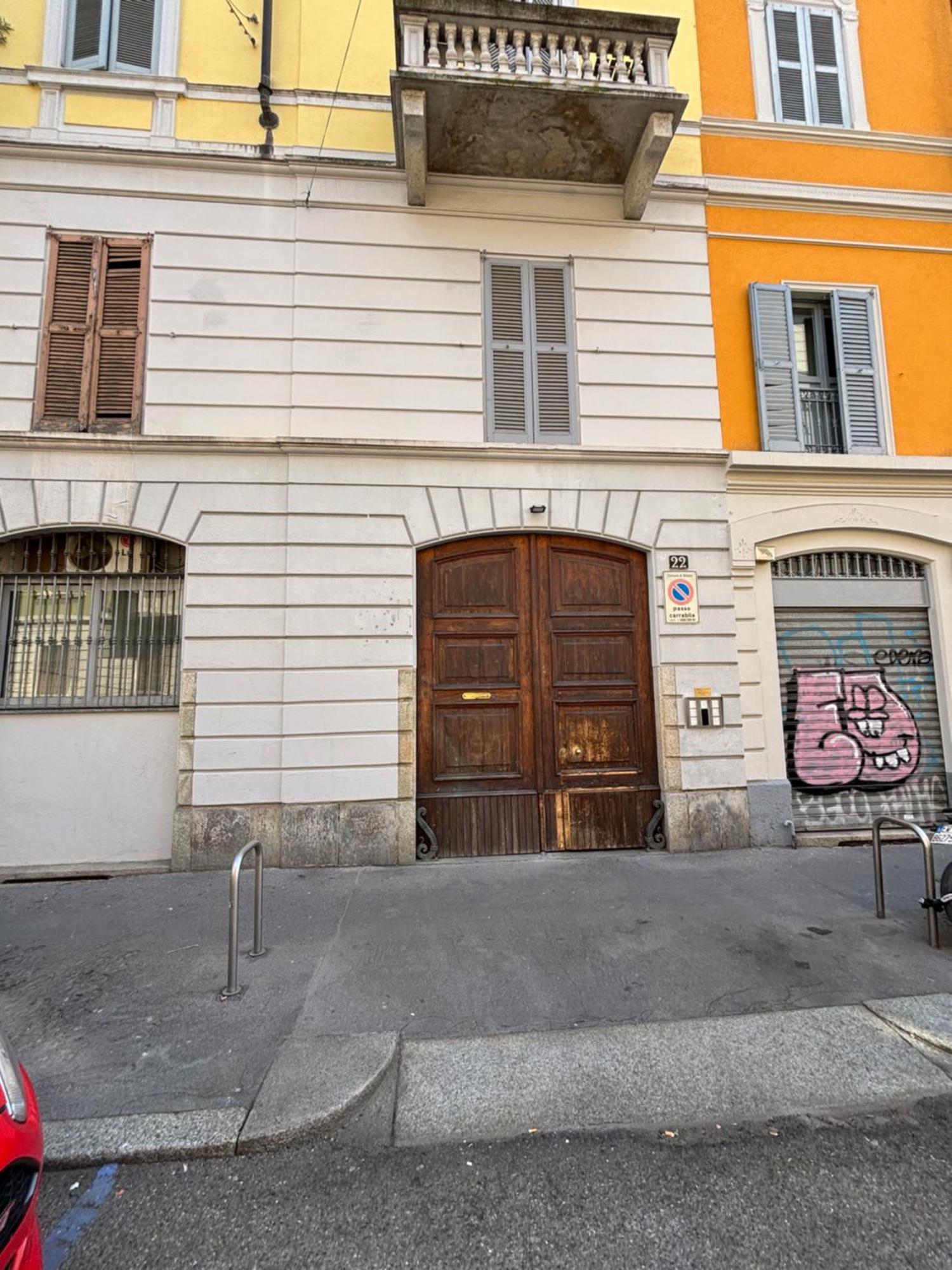 La Vecchia Milano-Les Nubles Vannucci - Il Ballatoio E Il Cortile Bagian luar foto